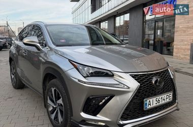 Lexus NX  2020
