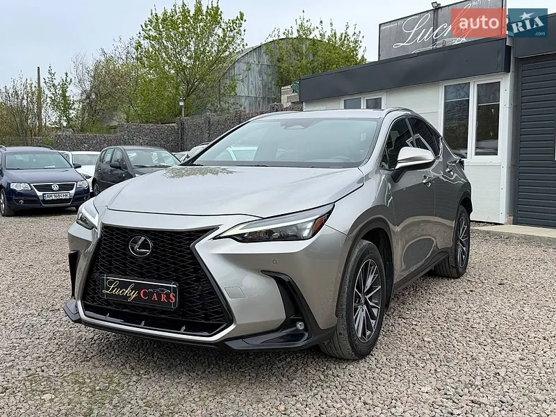 Lexus NX 2021
