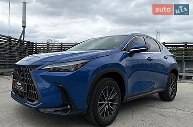 Lexus NX  2023