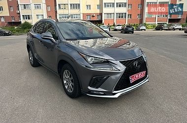 Lexus NX  2020