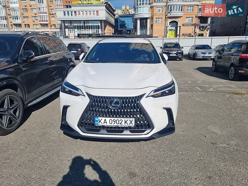 Lexus NX 2023