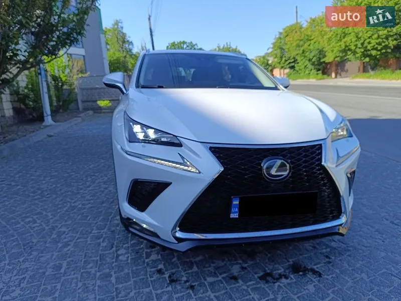 Lexus NX 2019