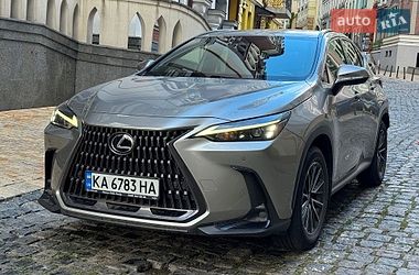 Lexus NX  2023