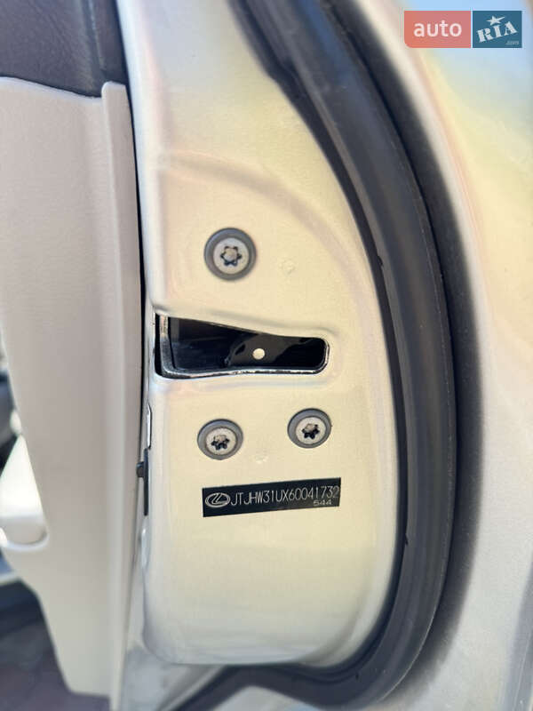 Внедорожник / Кроссовер Lexus RX 2006 в Косове