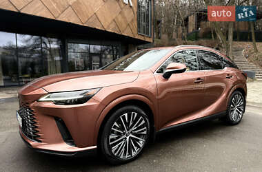 Lexus RX  2023
