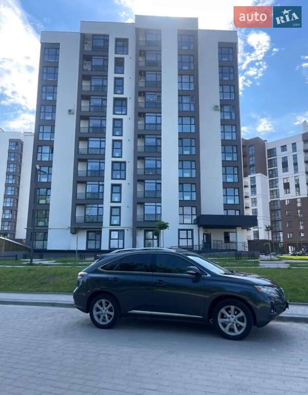 Легковые Lexus RX