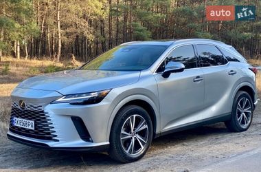 Lexus RX  2023