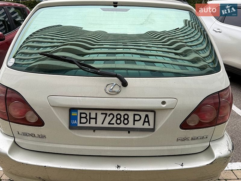 Внедорожник / Кроссовер Lexus RX 2000 в Одессе