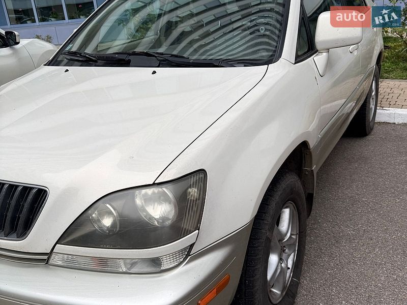 Внедорожник / Кроссовер Lexus RX 2000 в Одессе