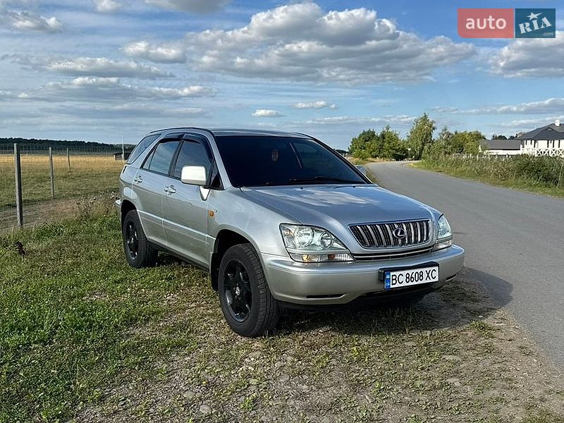 Внедорожник / Кроссовер Lexus RX 2002 в Дрогобыче