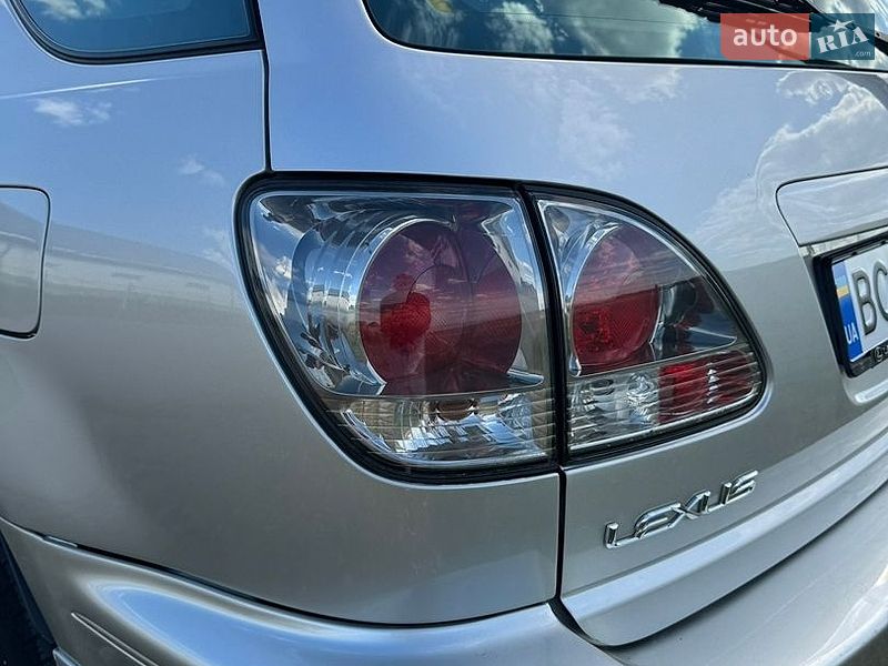 Внедорожник / Кроссовер Lexus RX 2002 в Дрогобыче