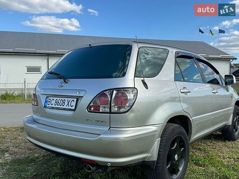 Внедорожник / Кроссовер Lexus RX 2002 в Дрогобыче