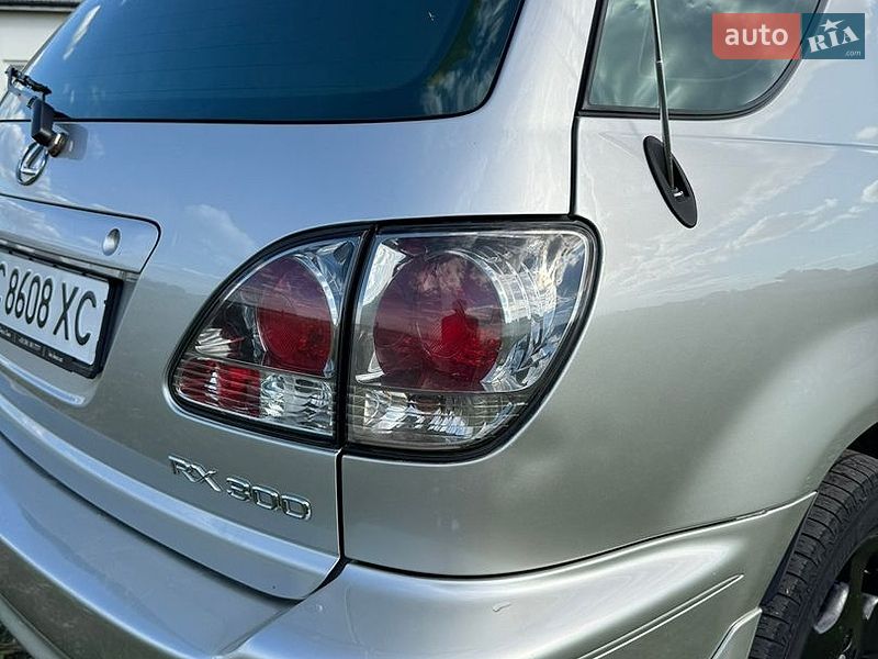 Внедорожник / Кроссовер Lexus RX 2002 в Дрогобыче