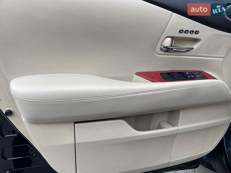 Позашляховик / Кросовер Lexus RX 2011 в Чернівцях