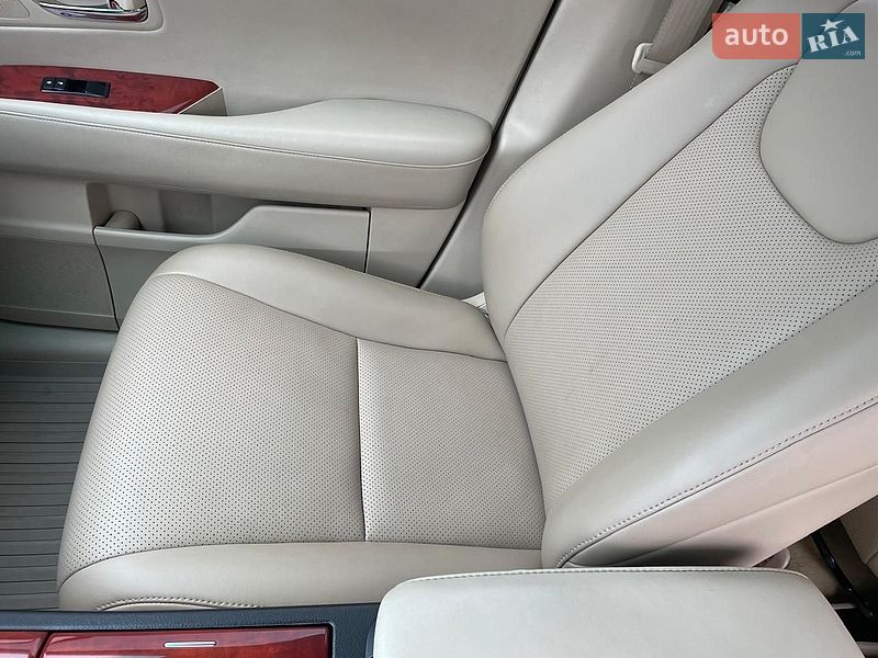 Позашляховик / Кросовер Lexus RX 2011 в Чернівцях
