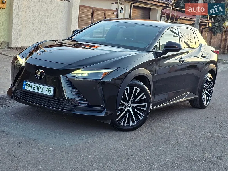 Lexus RZ 2023