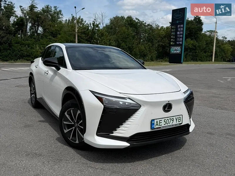 Lexus RZ