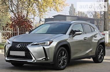 Lexus UX Business 2019