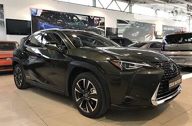 Lexus UX  2020