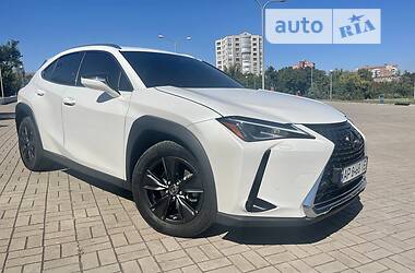 Lexus UX  2019