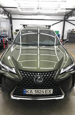 Lexus UX  2020