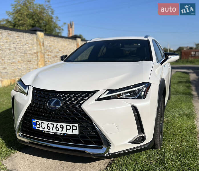 Lexus UX