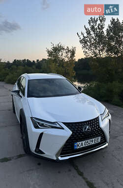 Lexus UX  2019