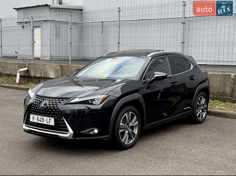 Внедорожник / Кроссовер Lexus UX