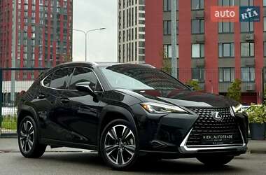 Lexus UX  2020