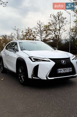 Lexus UX 2021