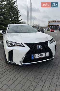 Lexus UX  2021