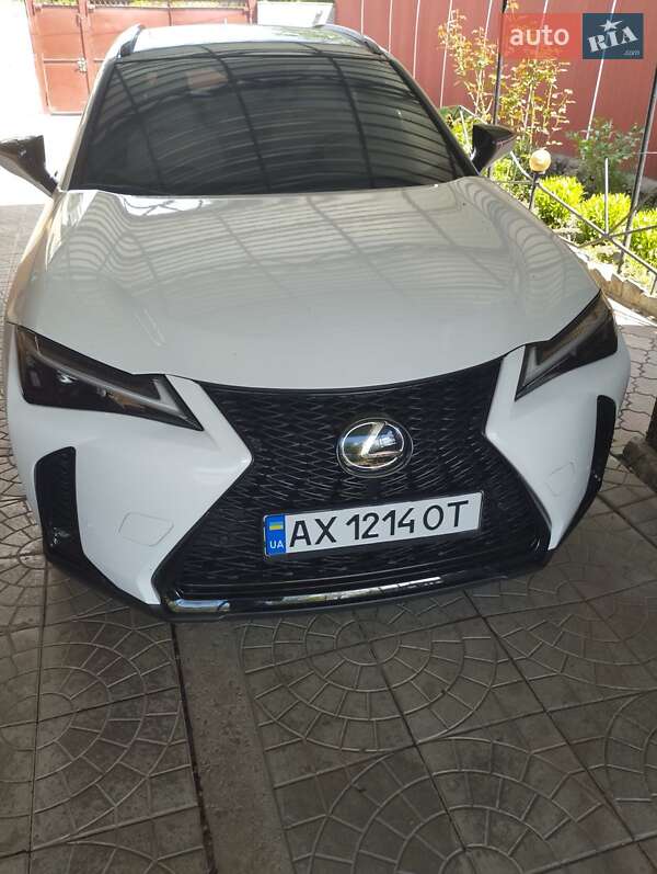 Lexus UX