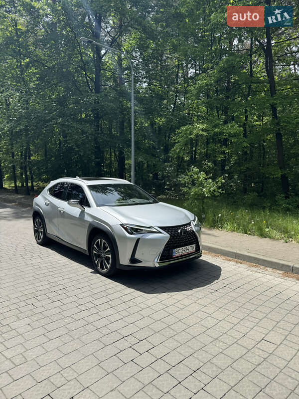 Lexus UX