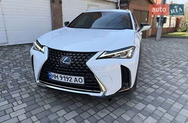 Lexus UX  2020