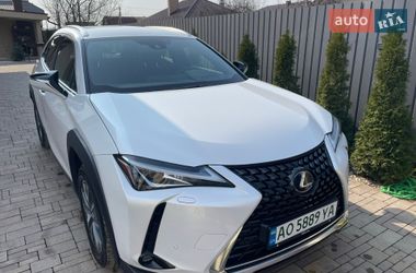 Lexus UX  2020