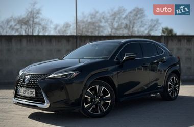 Lexus UX  2021