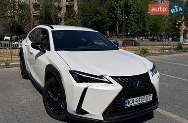 Lexus UX  2021