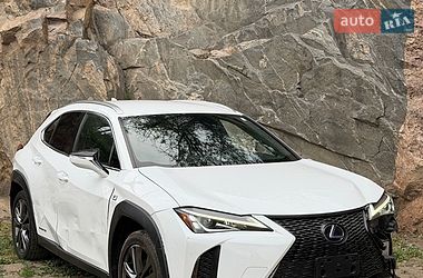 Lexus UX  2021