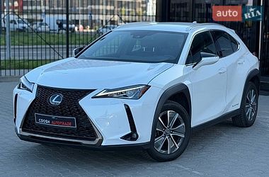 Lexus UX  2021