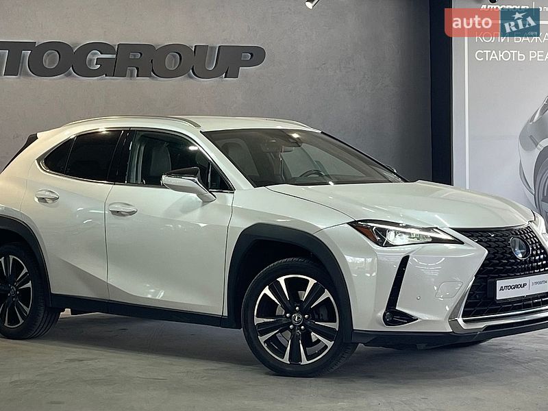 Lexus UX