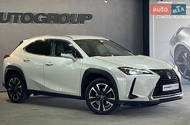 Lexus UX  2019