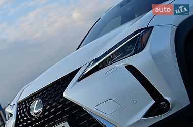 Lexus UX 2021