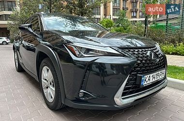Lexus UX  2021