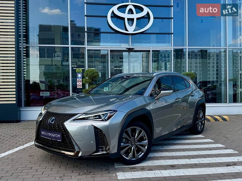 Lexus UX
