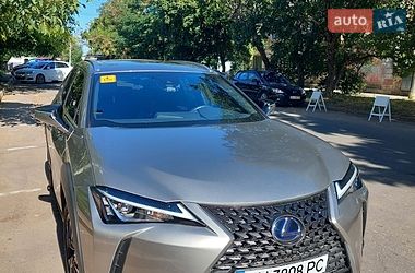 Lexus UX  2021