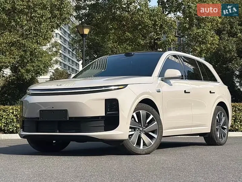 Li Auto L6 2025