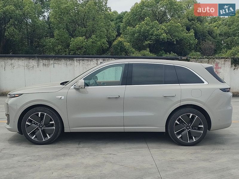 Внедорожник / Кроссовер Li Auto L6 2025 в Киеве