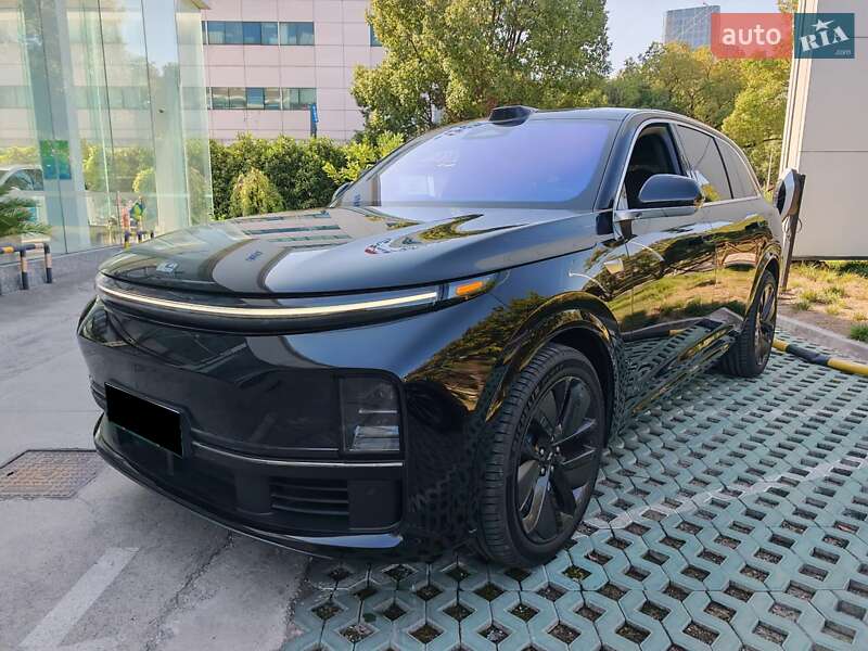 Легкові Li Auto L7