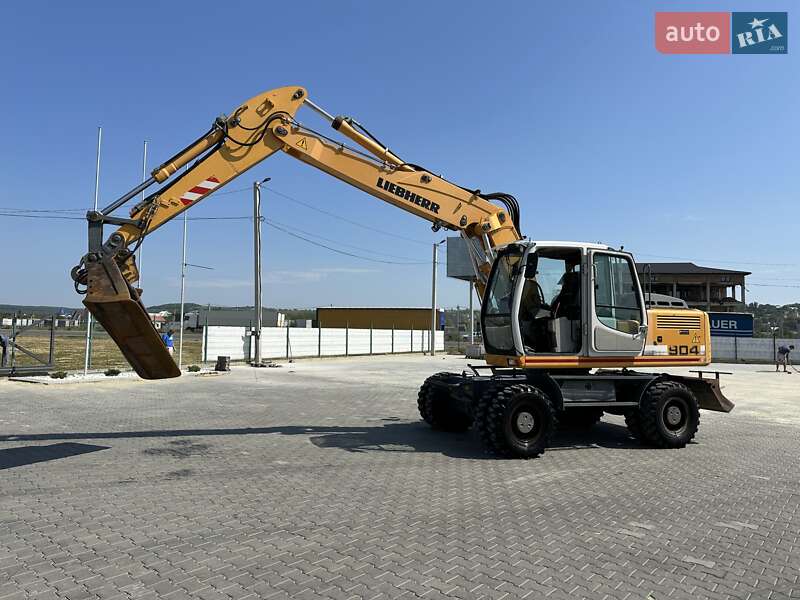 Колісний екскаватор Liebherr 904