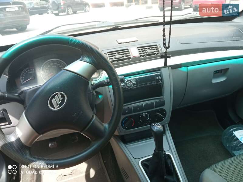 Седан Lifan 520